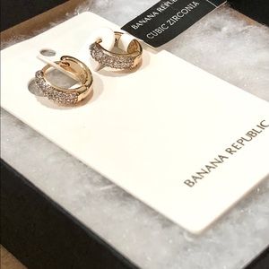 NWT Banana Republic Huggie Hoop Earrings - Gold